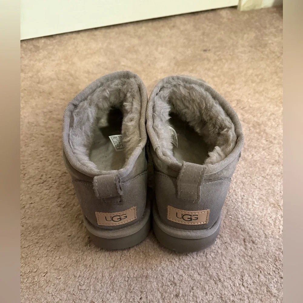 Ugg Classic Ultra Mini - Picture 2 of 6